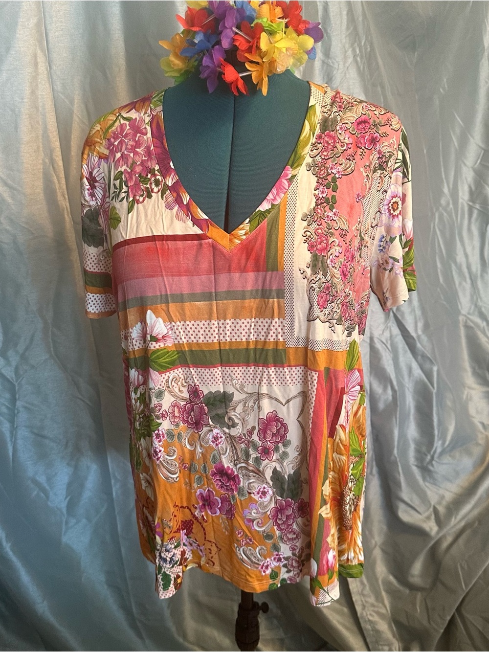 Johnny Was Floral Patchwork V-Neck Women's Top in Pink and Orange XXL
